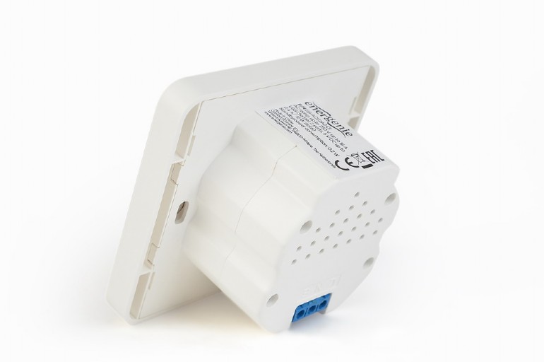 ENERGENIE AC WALL SOCKET WITH 2 PORT USB CHARGER 2,4A WHITE