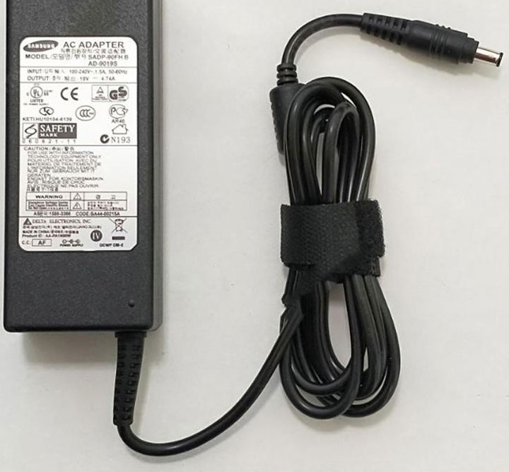 LAMTECH NOTEBOOK ADAPTER 90W SAMSUNG 19V4,74A 5,0x1,0x3,0mm