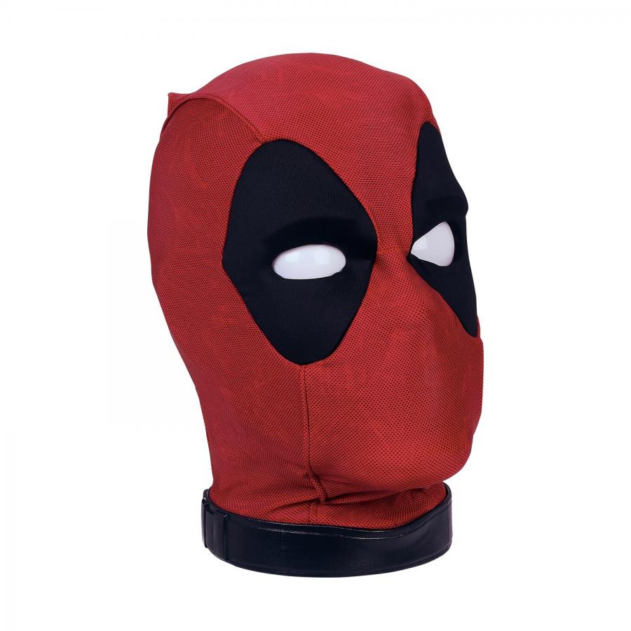 Hasbro Marvel Deadpool Premium Fan Item (E6981)