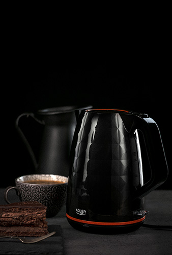ADLER BLACK PLASTIC KETTLE 1,7L