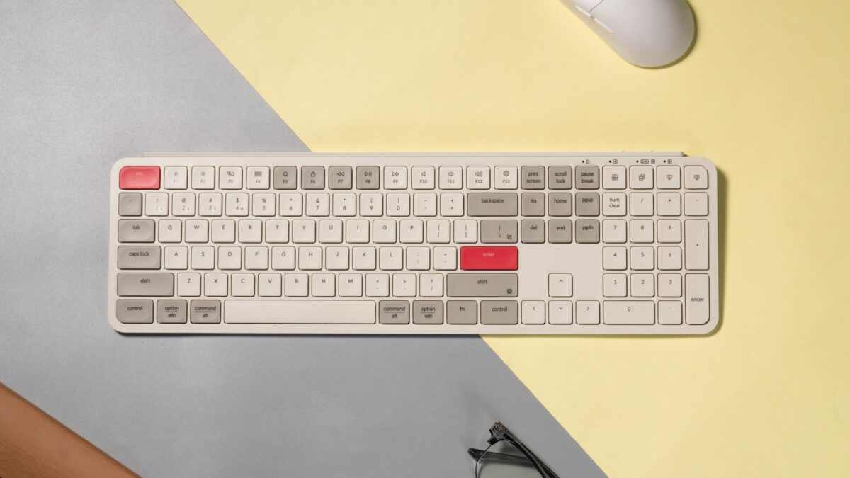 Keychron B6 Pro (B6P-K13) Ultraslim Wireless Keyboard ZMK Online customization - Retro Red 100% US