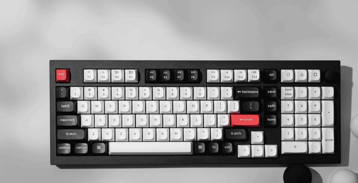 Keychron Q5 HE (Q5H-M1) QMK Wireless Custom Hall Effect Keyboard Purple Switch 96% US Layout