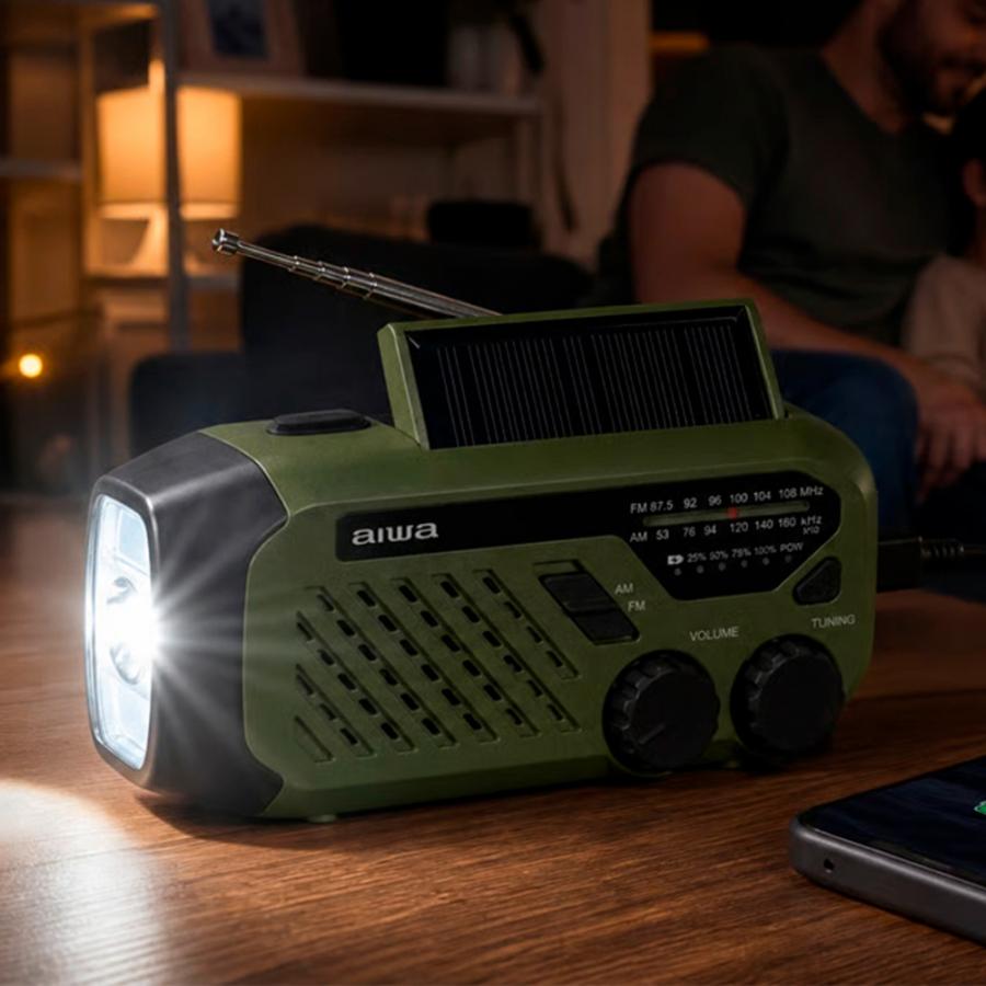 AIWA PORTABLE EMERGENCY RADIO WITH AM/FM RECEPTION GREEN