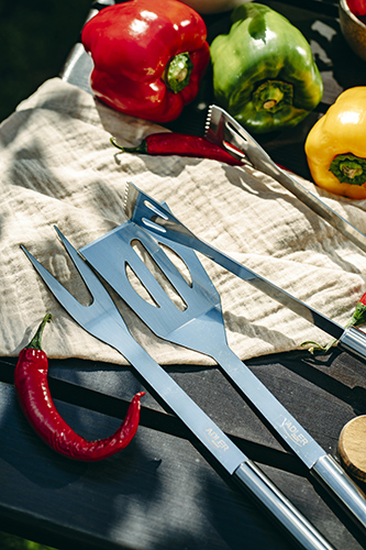ADLER GRILL CUTLERY SET IN BLACK CARRYING CASE